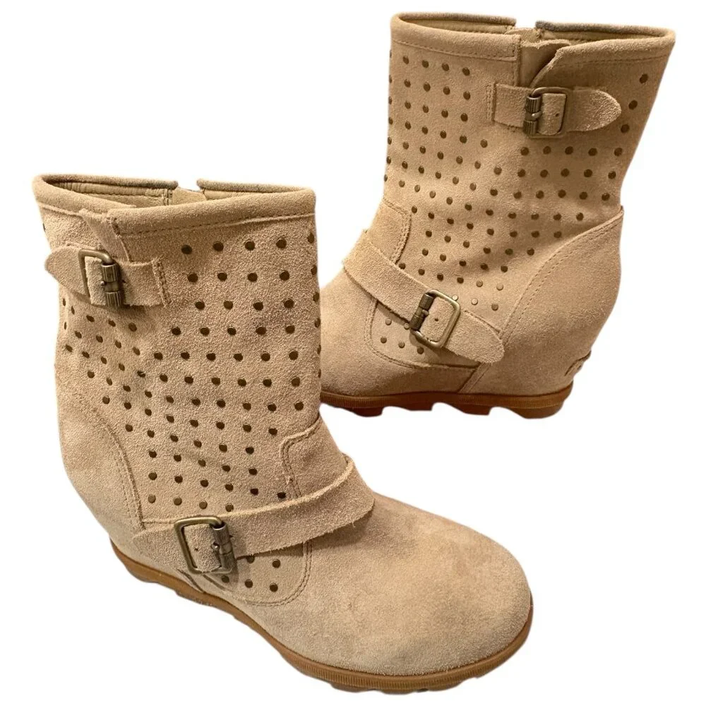 SOREL Joan Of Artic Sandy Tan Suede Stud‎ Wedge Boots